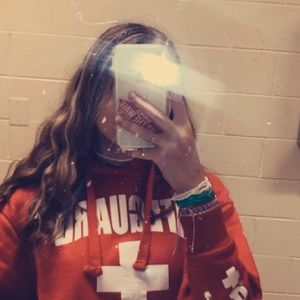 Meet your Posher, Cynthia